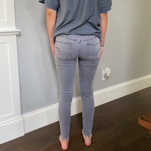 American Eagle Distressed Ankle Mid Rise Jegging - Picture 5 of 14